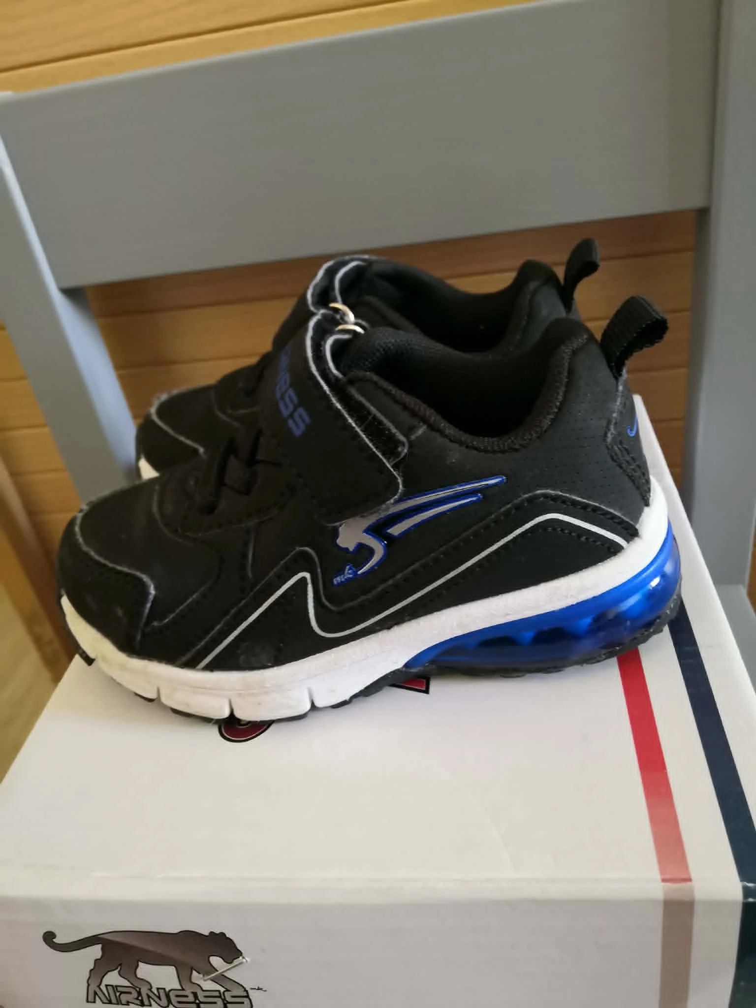 Tênis de corrida Scratch + Elástico Preto e Azul Tamanho 22 Airness – photo 3